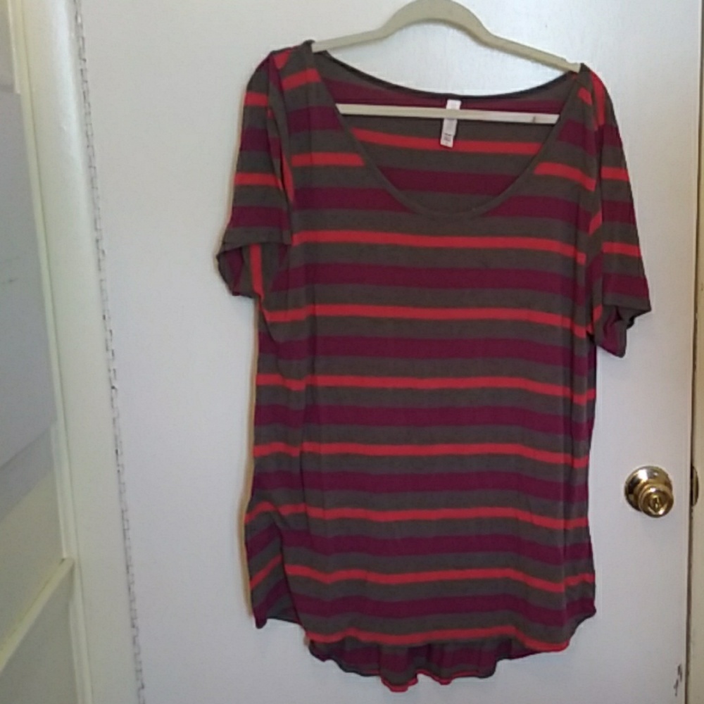 Lularoe gray and pink tee